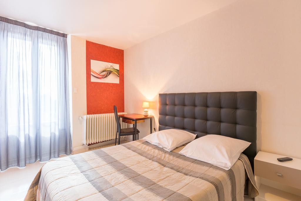 Alp'Hotel Voreppe Room photo